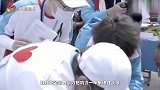 韩红病倒后视频曝光，脸部难掩憔悴，不断叮嘱物资定要到位