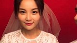这个姑娘火了，拍结婚证，老公的表情亮了！