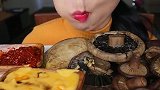 奶油蘑菇汤喝过，蘑菇蘸芝士奶油吃过吗