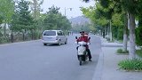 影视剧：郑宇抱刘露出门，宋大年一看眼熟：我来帮忙吧