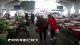 农村集市就是这样的， 桃子姐做酸菜肉末，这也太美味了