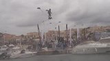 视频公司-炫酷！小伙水上飞2252米 创悬滑板飞行最远纪录