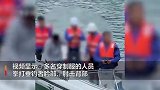 网传多名执法人员船上围殴男子，官方：渔业企业员工与垂钓者冲突