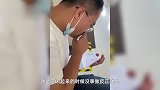 数学老师看病无聊掏出卷子做题