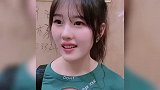 爆笑：美女看到小伙脸都红了 想的太多导致都忘了下电梯