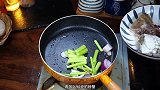 螃蟹的吃法，百吃不腻的芹菜烧螃蟹，真的太香啦