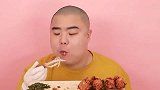 韩版唐僧挑战美味海葡萄炸鸡，恨不得骨头都吃掉，超满足