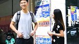 最近这个视频火了，能把小哥哥撩跑的，妹子你是第一个！