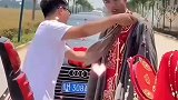 小伙结婚伴郎太会玩，婚服变乞丐