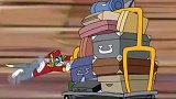 汤姆化身服务员给顾客送行李，可为了抓老鼠，竟把行李当武器