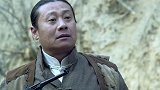 男子心系飞燕安危，竟连吃饭都心不在焉，下秒便被老汉一顿调侃