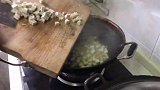 实拍：香椿拌豆腐离不开小磨麻油＋辣椒油，下酒菜，上桌就被扫光