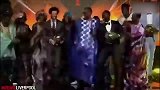 一起摇摆！非洲足球颁奖典礼萨拉赫马内即兴尬舞