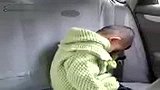 [搞笑]看3岁牛B宝宝车上如何睡大觉