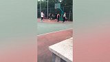 能上球场的大爷年轻都是王者