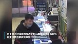 北漂小伙欲抵押手机借钱，店主拒收手机爽快给200元钱