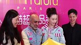 张柏芝路人视角面容精致,媲美舞台照,皮肤白皙无皱纹