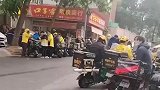 一条街上全是外卖小哥