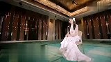 旅游-“泰国最美变性人”私照曝光 与张家辉拍吻戏