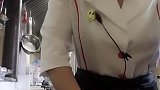 漂亮的餐厅主厨，你知道她这是在做什么美食吗？