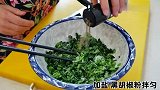 三口人午饭太丰盛，奶奶在家做金枪鱼菠菜卷，蓝莓山药，绿豆粥
