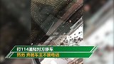 火气真大！被挡道打不通电话移车 保时捷车主怒砸奔驰车
