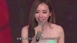 张靓颖婚后想开了许多，对自己的穿着也不再吝啬，敢爱敢恨更敢穿