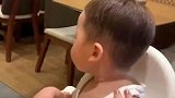 小小的脑袋，是遇到那个人了吗