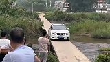 艺高人胆大，女司机的神操作