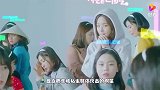 被私生饭攻击的明星：薛之谦被疯狂强吻，刘亦菲韩雪惨遭男粉扑倒