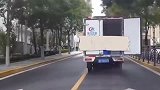 不愧是老司机，这身手太厉害了