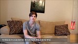 猫咪在主人玩电脑时 捂着他眼睛捣乱：陪我玩