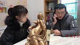 父亲欠了20万，大儿子装聋作哑，小儿子去还债，结局让人感动