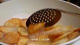 这才是土豆最好吃的做法，教你一招，出锅麻辣干香，越吃越香