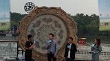 邓超现身大唐芙蓉园，最想吃西安的水盆羊肉，妥妥的吃货一枚！