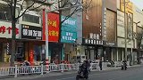 在玩拼图游戏吗？感觉已经快不认识字了