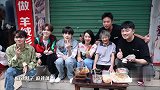 哈哈哈哈哈：超哥我知道你衣锦返乡了，不用带这个了