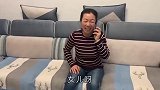 有钱小姑子来家，婆婆逼坐月子儿媳腾床打地铺，儿子出差回家解气