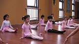河南平顶山6岁女童练舞瘫痪！老师压完腿孩子再站不起来