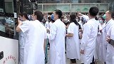 河南郑州：空地联合大转移！阜外医院被困数千人平安疏散