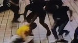 湖南一男子揭发杀猪盘遭围殴：被数男子当街暴打