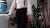 下雨天也没客人来，房间里面跳跳正舒服