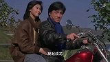 这就是经典成龙的武打片段，同样处于巅峰状态，你们觉得谁更强
