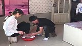 熊孩子本来想整爸爸，没想到连妈妈也一起整了，这下我完蛋了！