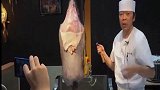 日本厨师用高级厨刀解体鮟鱇鱼，剥皮剔骨只剩一张嘴