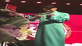 张云雷现场插花，二爷也太全能了吧，网友：这掰花枝真霸气