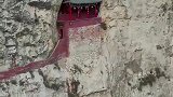 百米绝壁上的建筑，没胆量不敢上，隔着屏幕双腿发软！