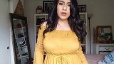 胖美女穿衣展示：黄色喇叭袖连衣裙