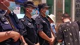 高温 执勤 打败你的不是天真，而是...英山特警