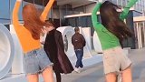 咱也不知道为啥要蹦，反正你们也不敢问